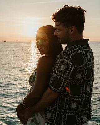 Couples photoshoot at sunset with an Almare Isla Mujeres photographer