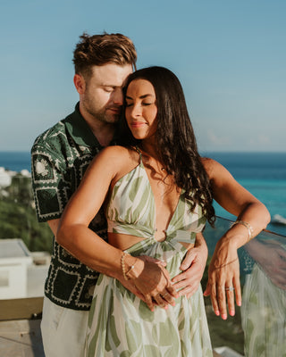 Photo of a couple in love by DreamArt Photography