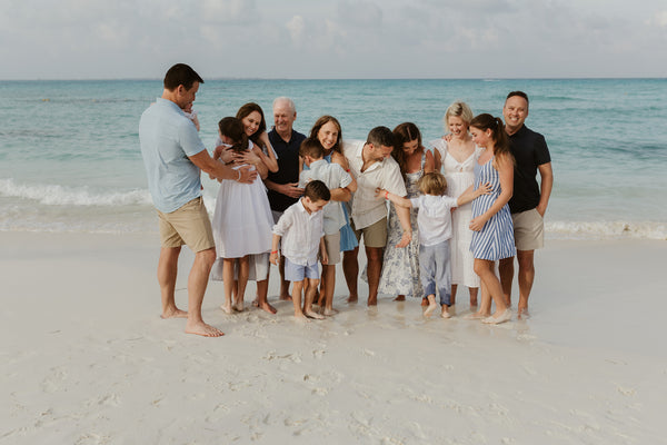 The DreamArt Experience: A Cancún Family Photographer Guide to Stunning Memories