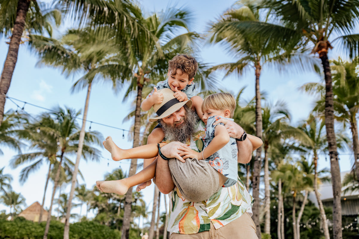 father with childrens