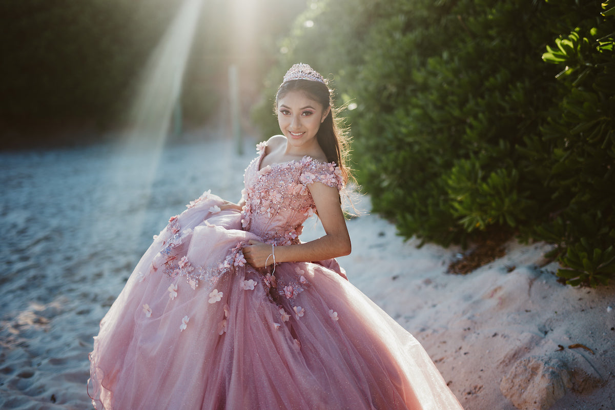 Quinceañera portrait at Vidanta