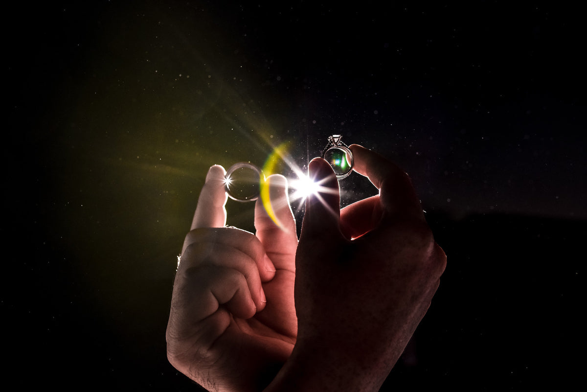Wedding rings with a right of light