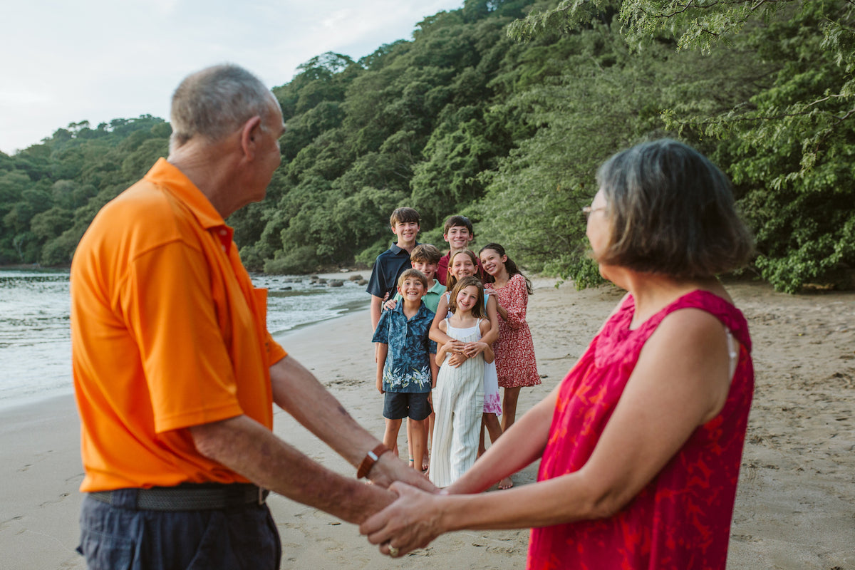 Beach Family Photo Outfits - DreamArt Photography