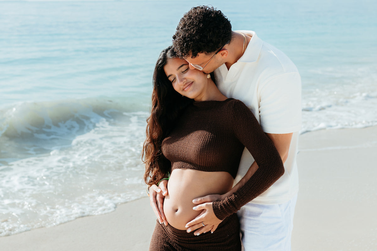 7 Pregnancy Photoshoot Ideas - DreamArt Photography