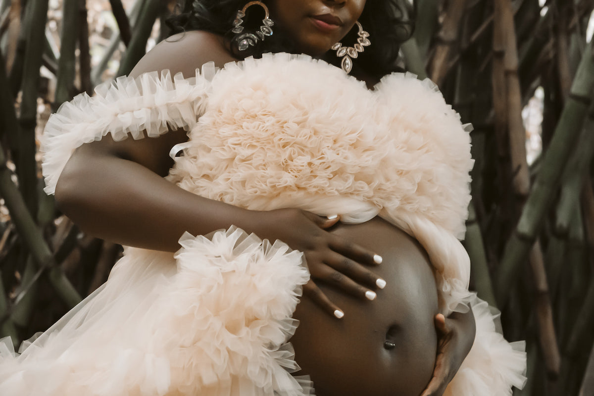 7 Pregnancy Photoshoot Ideas - DreamArt Photography